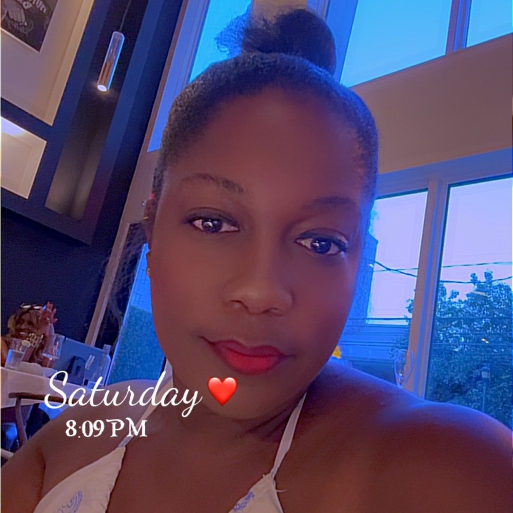 Meet your Posher, Esskee